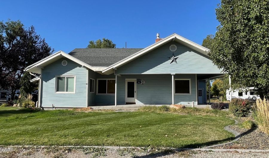 89 W Center St, Blackfoot, ID 83221 - 5 Beds, 2 Bath