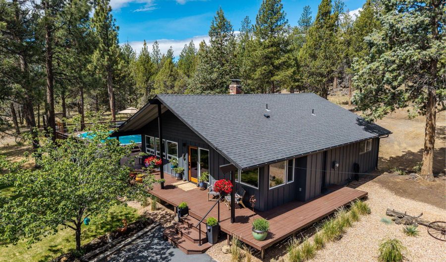 18943 Martingale Cir, Bend, OR 97703 - 4 Beds, 3 Bath