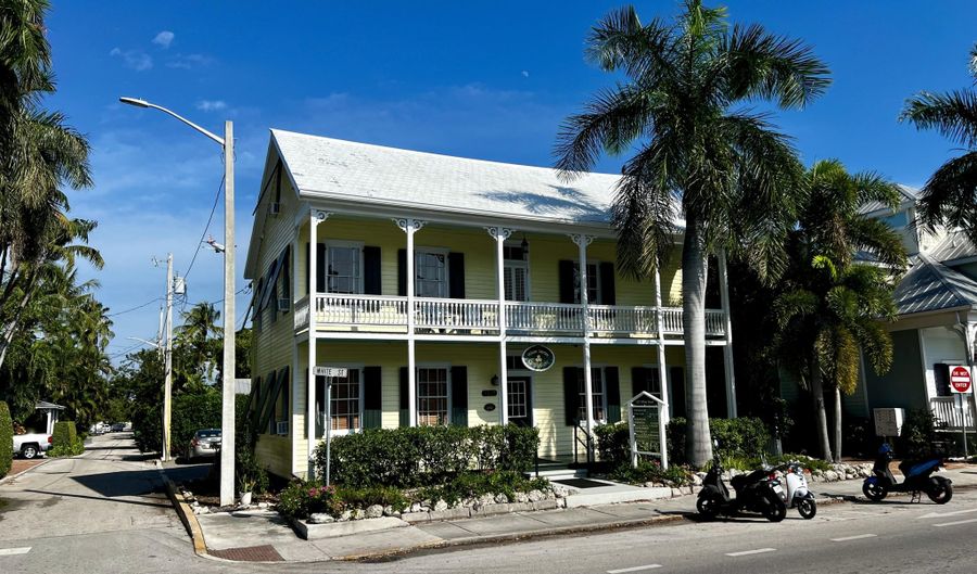 1217 White St, Key West, FL 33040 - 1 Beds, 3 Bath
