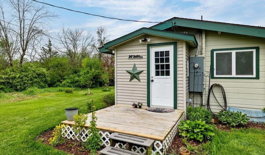 28 Hilltop Rd, Alburgh, VT 05440 - 3 Beds, 1 Bath