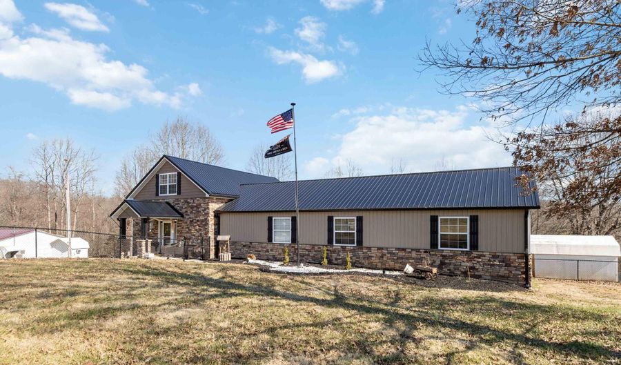 230 Stephen Trace Rd, Barbourville, KY 40906 - 4 Beds, 3 Bath