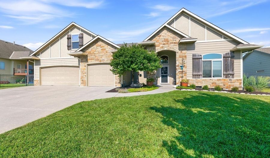 2319 S Vintage Dr, Andover, KS 67002 - 6 Beds, 4 Bath