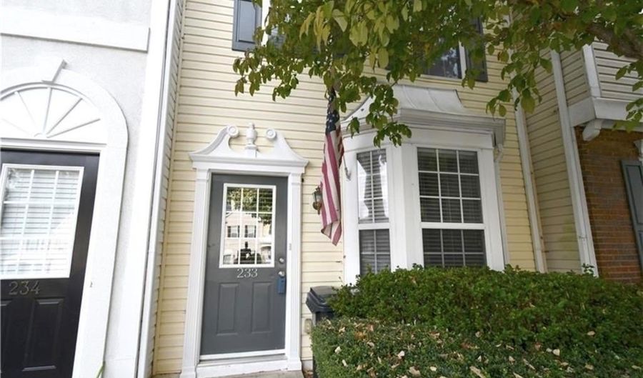 233 Buckland, Alpharetta, GA 30022 - 2 Beds, 3 Bath