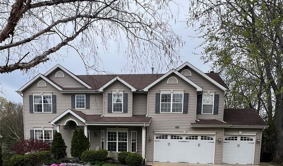 238 Pointe Lucerne Ct, Ballwin, MO 63011 - 4 Beds, 4 Bath