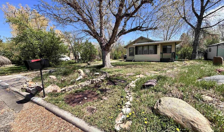 969 N Carrington Ave, Buffalo, WY 82834 - 2 Beds, 1 Bath