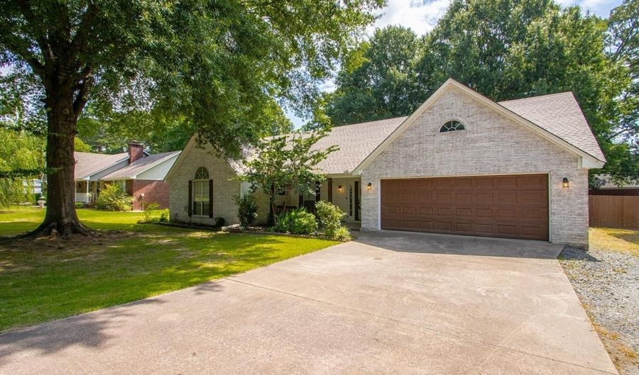 404 Galina St, Beebe, AR 72012 - 3 Beds, 2 Bath
