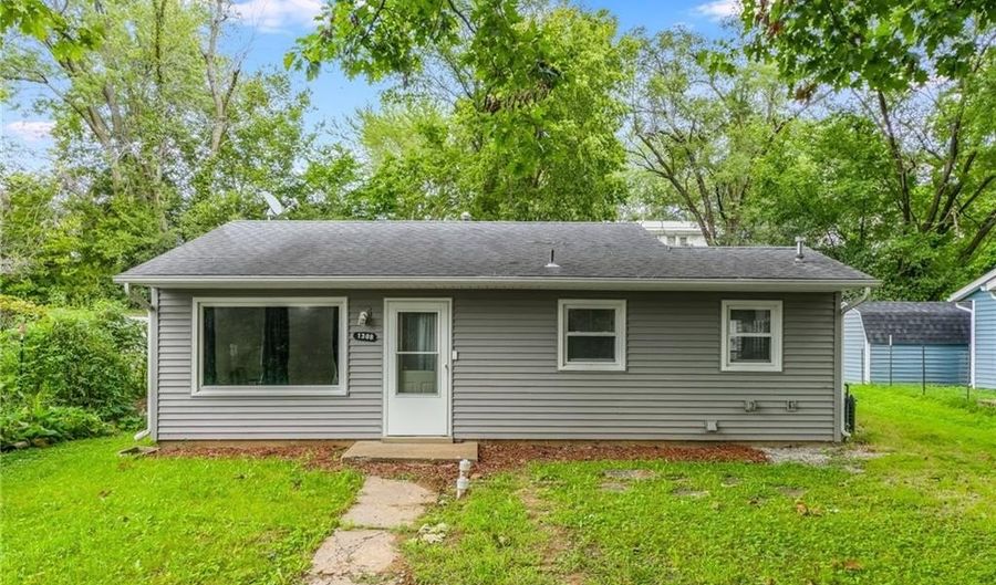 1308 Crowell St, Atchison, KS 66002 - 2 Beds, 1 Bath