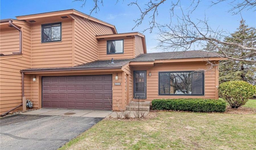 5435 Upper 147th St W, Apple Valley, MN 55124 - 3 Beds, 3 Bath