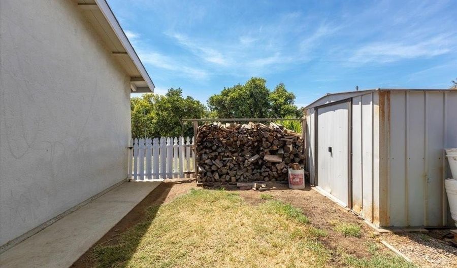 929 Terrace Ave, Escondido, CA 92026 - 4 Beds, 2 Bath