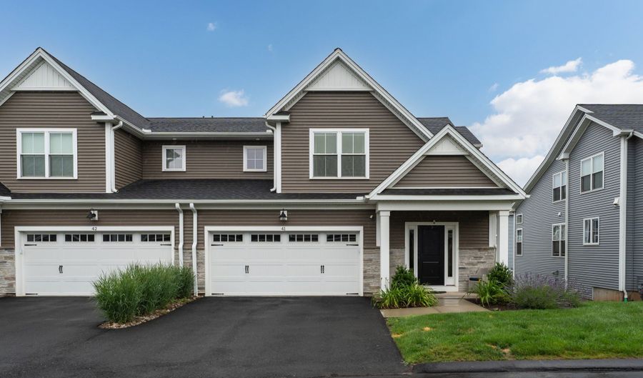 41 Soderman Way 41, Cheshire, CT 06410 - 3 Beds, 3 Bath