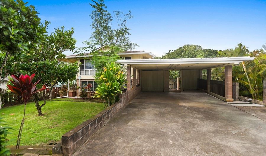47-325 Ahuimanu Rd, Kaneohe, HI 96744 - 12 Beds, 6 Bath