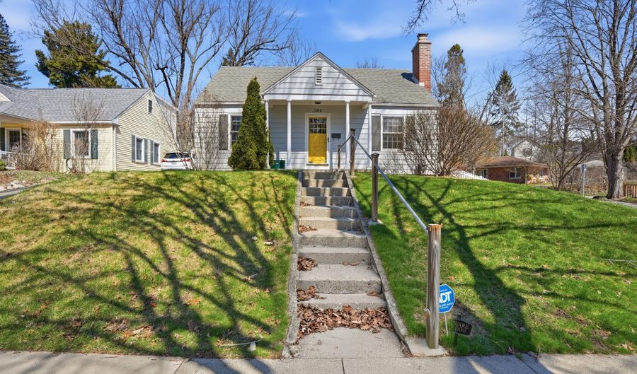 1102 Arborview Blvd, Ann Arbor, MI 48103 - 2 Beds, 1 Bath