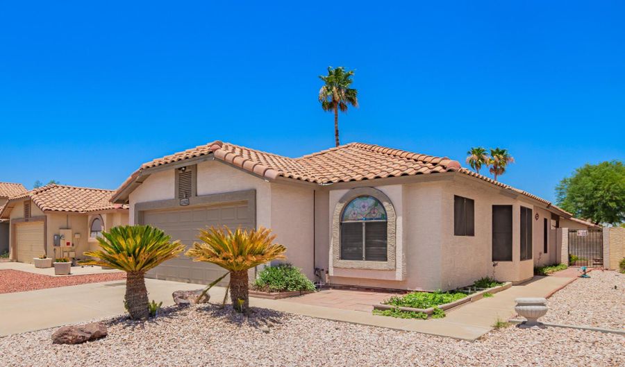 11622 W CITRUS GROVE Way, Avondale, AZ 85392 - 3 Beds, 2 Bath