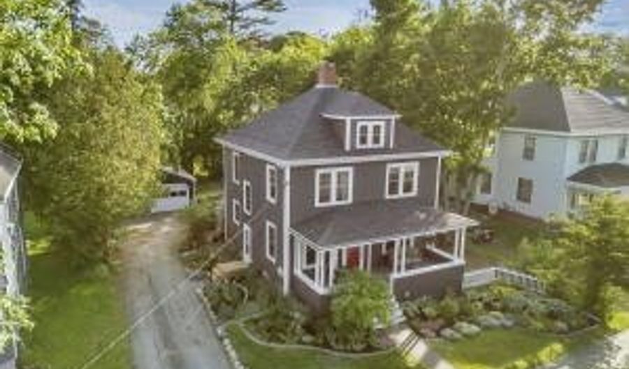 9 Royal Rd, Bangor, ME 04401 - 4 Beds, 3 Bath