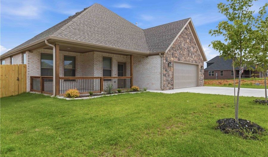 6704 Orange Ave, Bentonville, AR 72713 - 3 Beds, 3 Bath