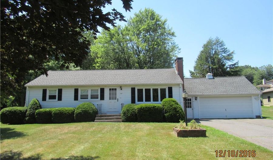 127 Redstone Hl, Plainville, CT 06062 - 3 Beds, 1 Bath