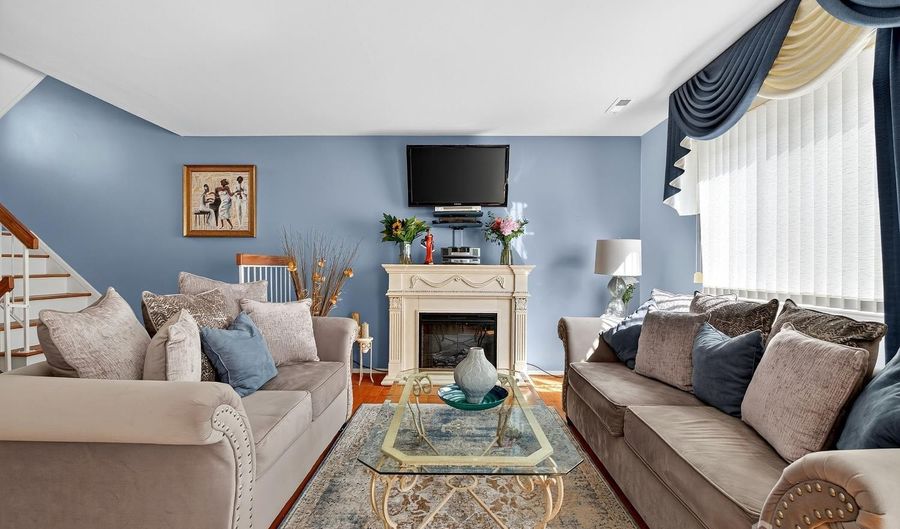 905 Madaline Dr, Avenel, NJ 07001 - 2 Beds, 3 Bath