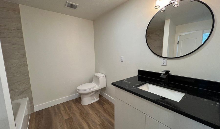 552 E CHELSEA Dr, Bountiful, UT 84010 - 6 Beds, 5 Bath