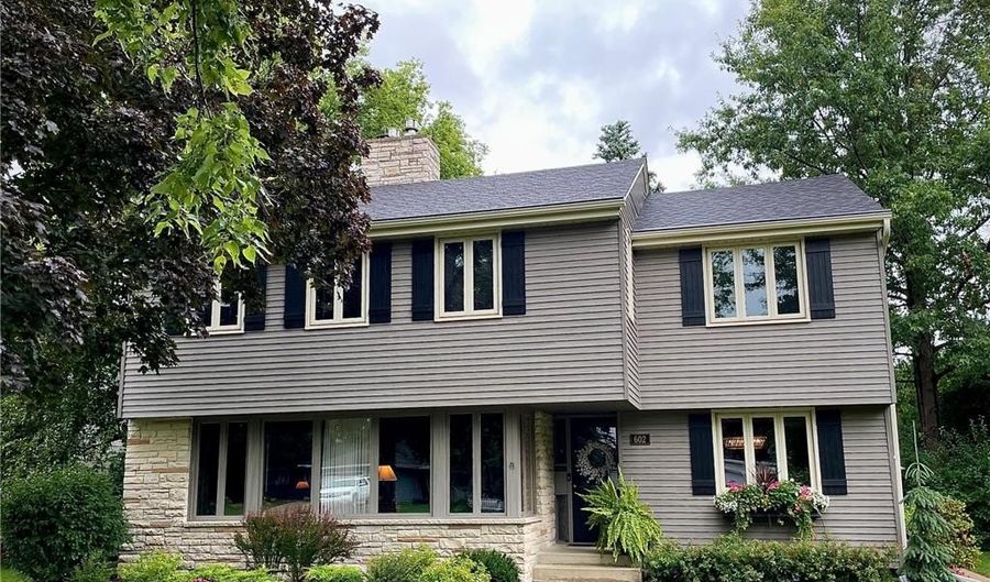 602 6th Ave SW, Austin, MN 55912 - 4 Beds, 4 Bath