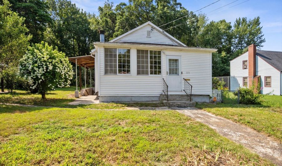 117 E Pershing St, Bloomfield, CT 06002 - 3 Beds, 2 Bath