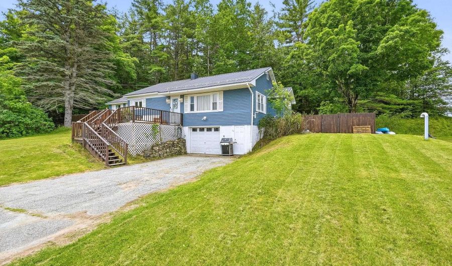 10 First St, Canaan, NH 03741 - 3 Beds, 1 Bath