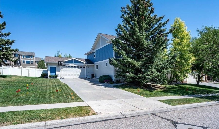 7119 LEGACY Pkwy, Cheyenne, WY 82009 - 4 Beds, 4 Bath