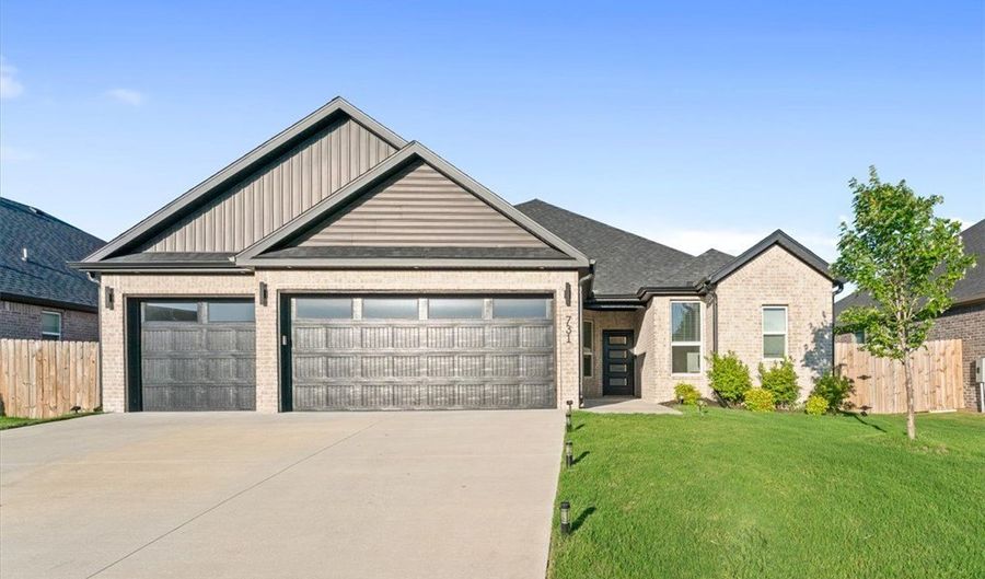 731 Dillon St, Bentonville, AR 72713 - 4 Beds, 3 Bath