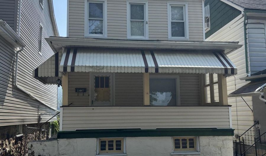 1619 Crawford Ave, Altoona, PA 16602 - 3 Beds, 2 Bath