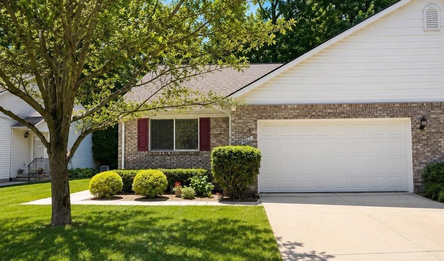 9662 Nook Rd, Algonac, MI 48001 - 2 Beds, 2 Bath