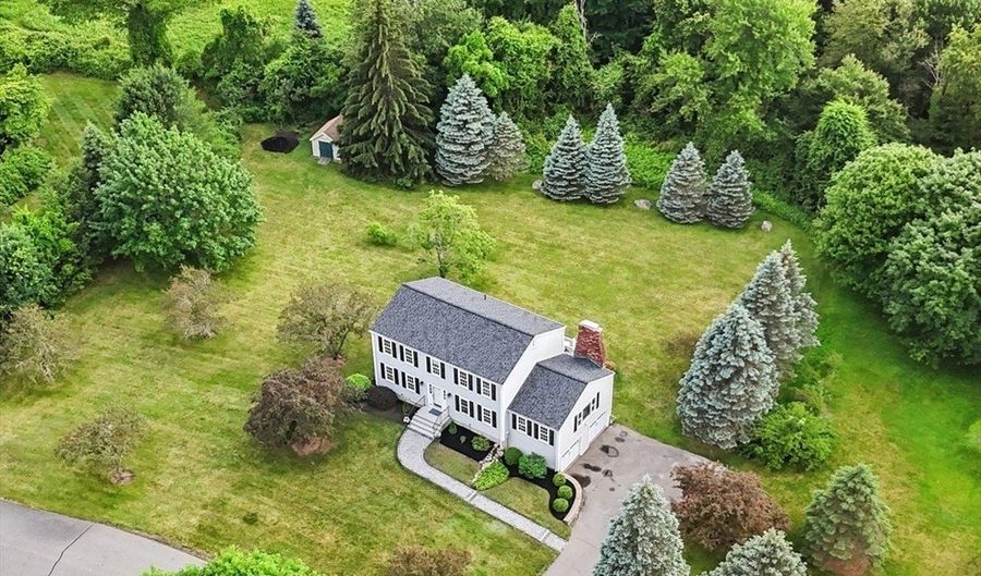 3 Penni Ln, Andover, MA 01810 - 4 Beds, 3 Bath
