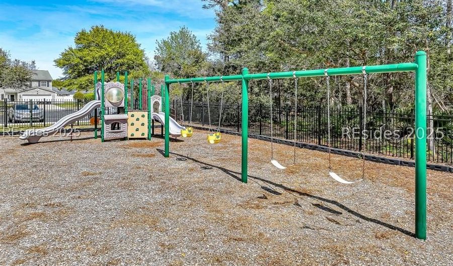 3 Lakeside Dr, Bluffton, SC 29910 - 4 Beds, 2 Bath