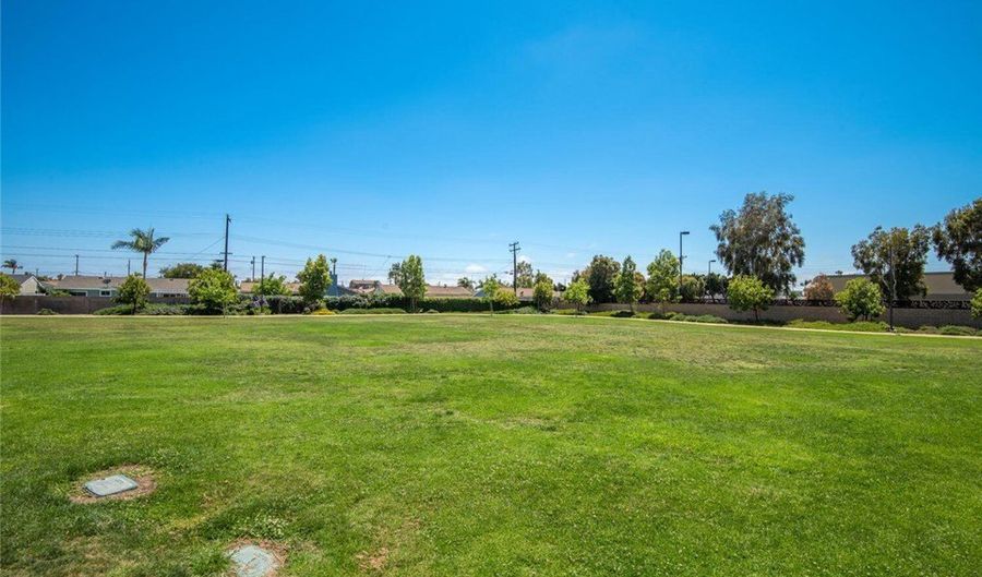 3554 W Carrotwood Ct C, Anaheim, CA 92804 - 2 Beds, 2 Bath