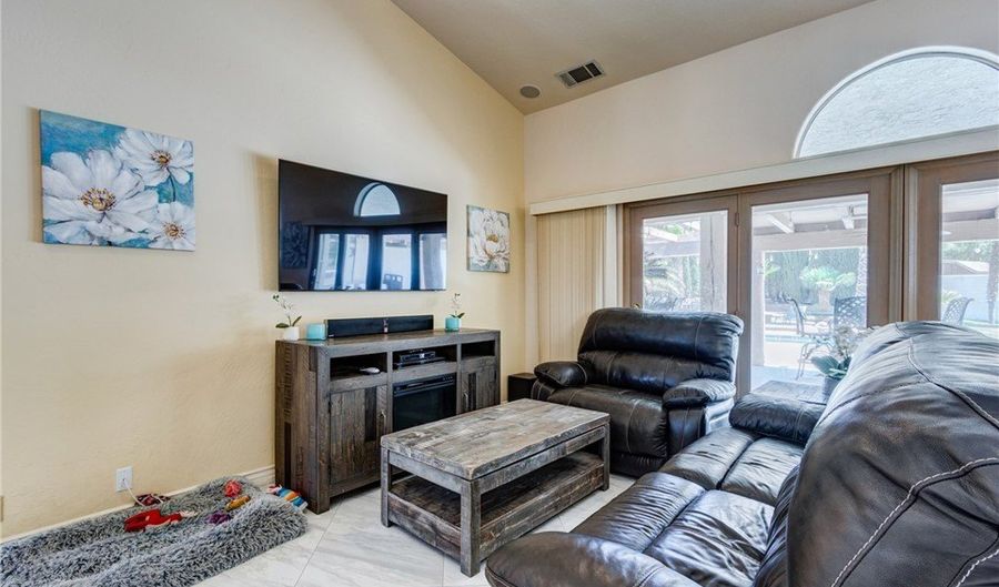 20003 Waco Rd, Apple Valley, CA 92308 - 4 Beds, 4 Bath