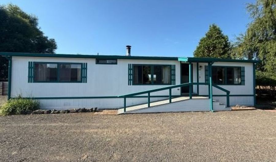 421 Archer Ave, Alturas, CA 96101 - 2 Beds, 2 Bath