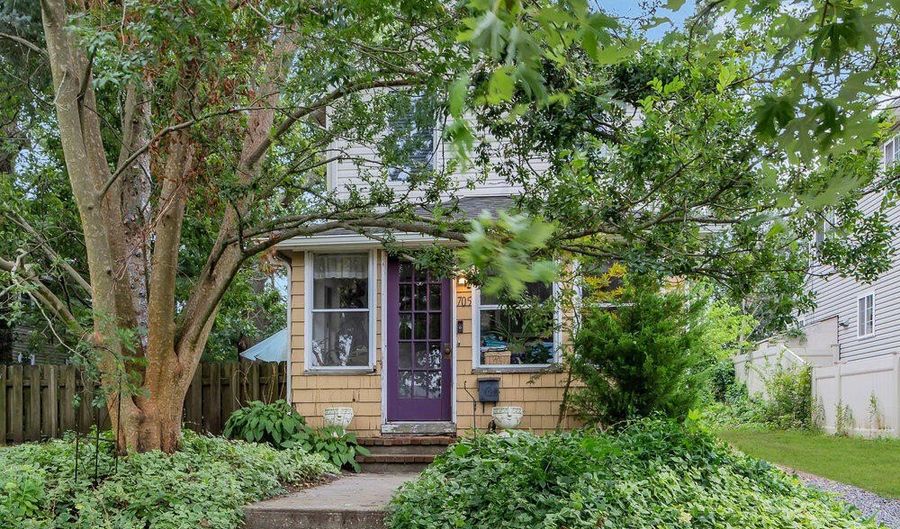 705 13th Ave, Belmar, NJ 07719 - 2 Beds, 1 Bath