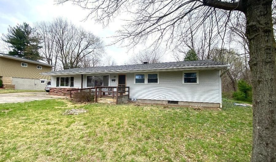 306 Madeline Ave, Bloomfield, IN 47424 - 3 Beds, 2 Bath