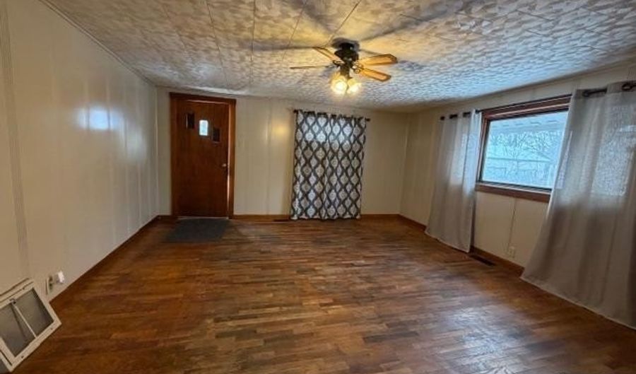 2928 Shirley St, Blanford, IN 47831 - 3 Beds, 1 Bath