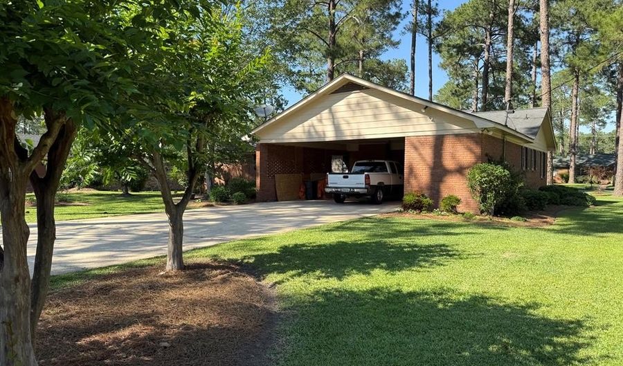 1710 Pineknoll Ln, Albany, GA 31707 - 3 Beds, 2 Bath