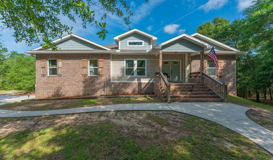 1827 Waterway Dr, Baker, FL 32531 - 5 Beds, 4 Bath