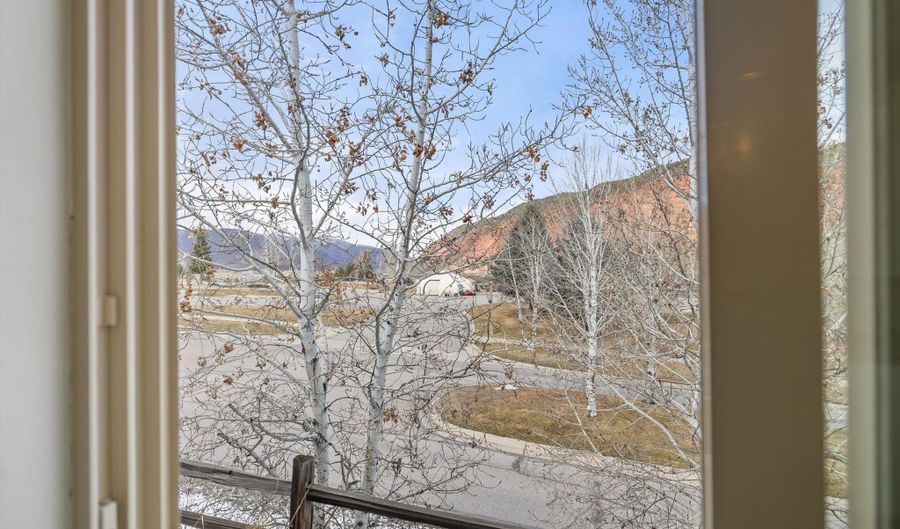 1 EAGLE CLAW Cir, Glenwood Springs, CO 81601 - 3 Beds, 2 Bath