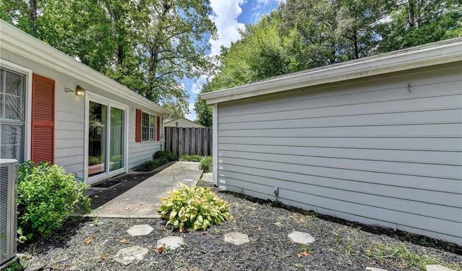 6433 Deerings Ln, Peachtree Corners, GA 30092 - 2 Beds, 2 Bath