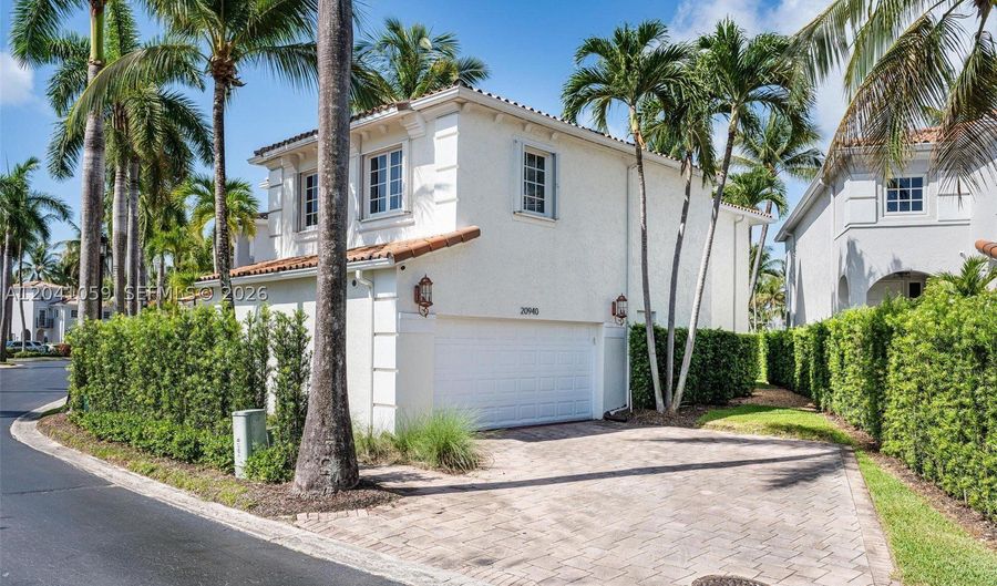 20940 NE 31st Pl, Aventura, FL 33180 - 3 Beds, 2 Bath