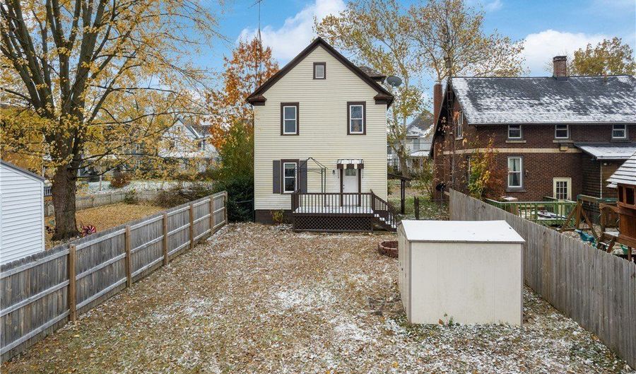 345 W Broadway St, Alliance, OH 44601 - 3 Beds, 2 Bath