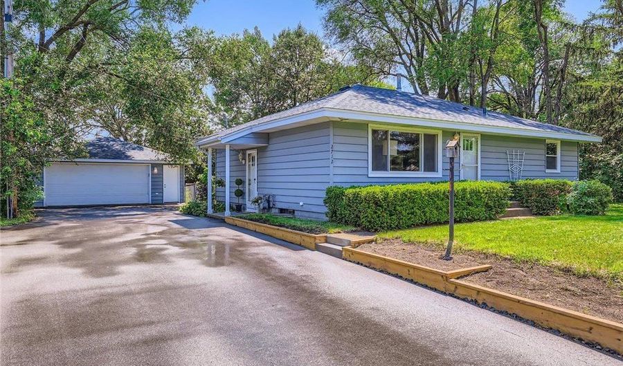 2712 9th Ave, Anoka, MN 55303 - 3 Beds, 1 Bath