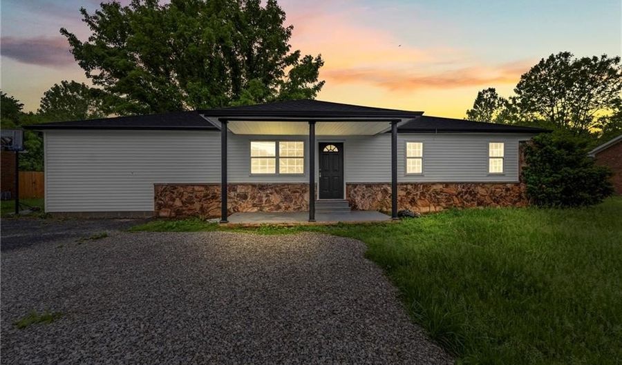 1254 N Church St, Austin, IN 47102 - 4 Beds, 2 Bath