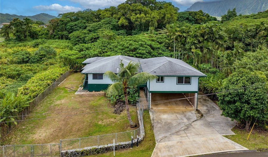 47-310 Mapumapu Rd, Kaneohe, HI 96744 - 6 Beds, 3 Bath