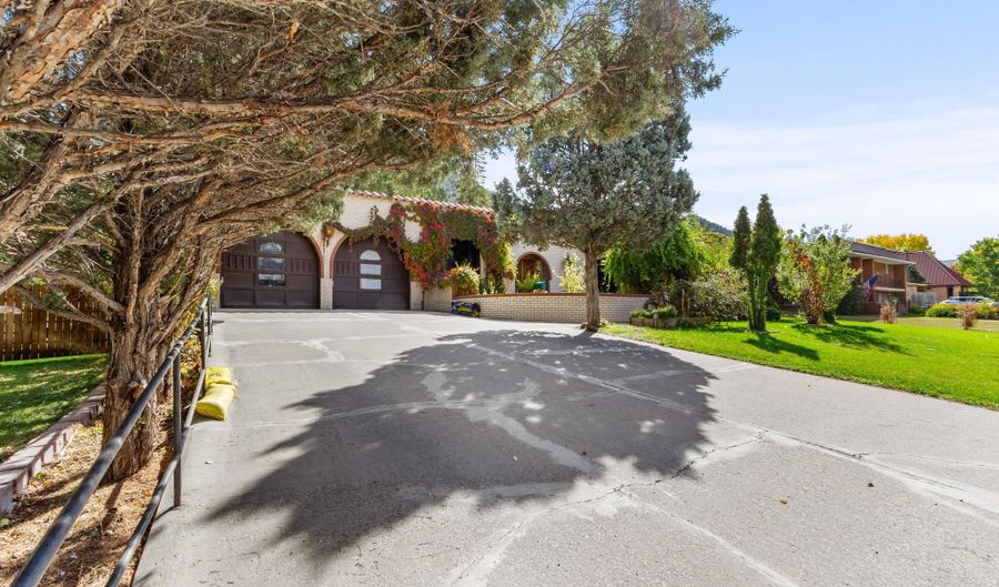 1712 BLAKE Ave, Glenwood Springs, CO 81601 - 3 Beds, 3 Bath