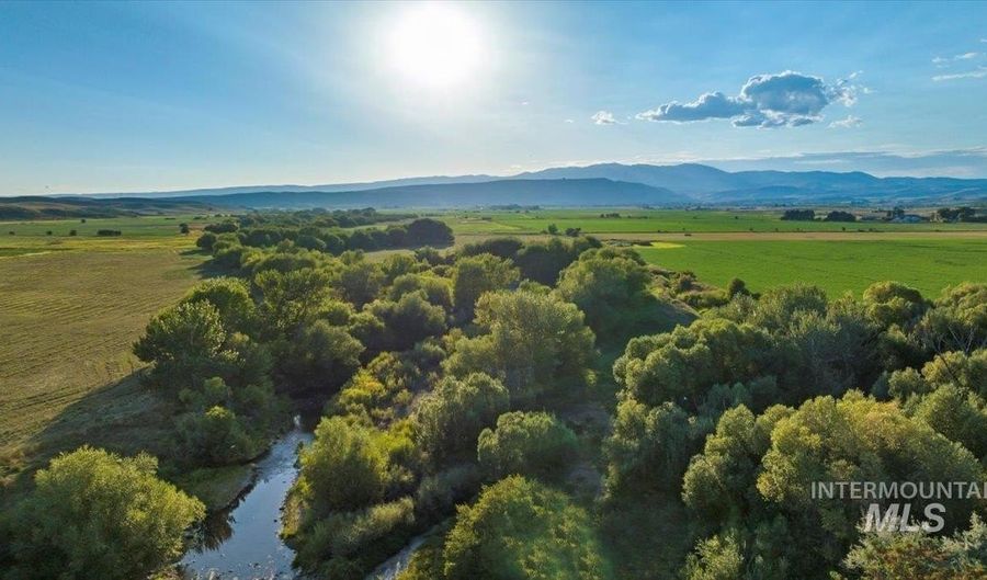 3127 Us Hwy 95, Cambridge, ID 83610 - 3 Beds, 2 Bath