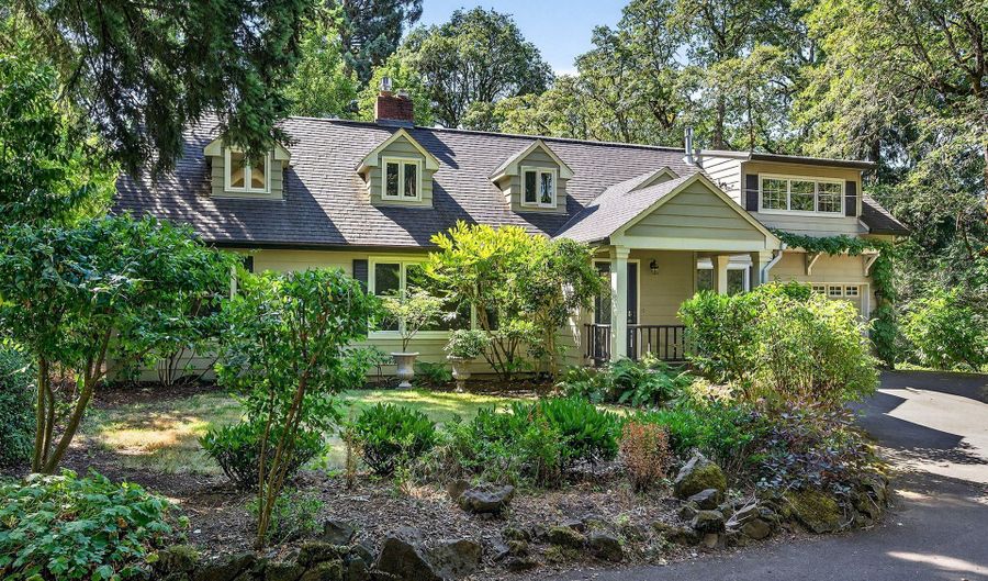 1510 SE ETON Ln, Milwaukie, OR 97222 - 4 Beds, 4 Bath