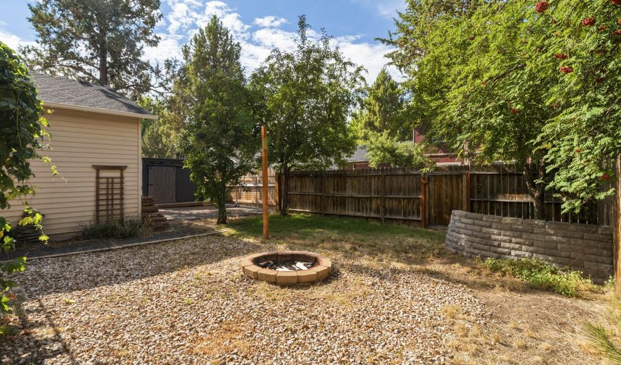 20618 Daisy Ln, Bend, OR 97702 - 3 Beds, 2 Bath